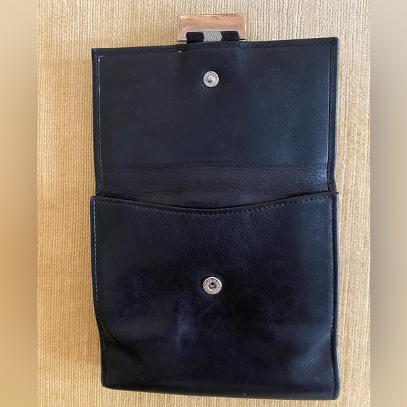 Authentic Gucci black leather bifold wallet for women - Picture 3 of 10